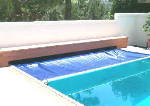 High density (HDPE) and high tenacity (GRET) polyethylene monofilament yarns for swimming pool covers to retain heat